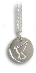Halskette und Medaille mit eingravierter Taube