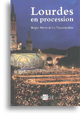 Lourdes en procession