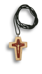 Croix en bois vernis en 2 tons avec Christ