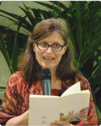 Depuis 1996, année de sa conversion, Axelle, qui est mariée et mère de quatre enfants – et depuis grand-mère – ne cesse de transmettre par tous les moyens possibles, le feu de l’Amour de Dieu qui l’habite.Dans ses recueils et conférences, elle nous partage les fruits qu’elle cueille dans l’oraison, sous le souffle de l’Esprit Saint, pour notre conversion. Beaucoup en font leur livre de chevet, soutien de leur foi dans les défis quotidiens, pour garder le cœur chaud. Axelle